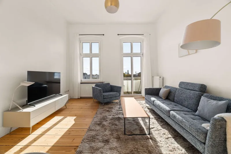 Beeindruckende 5-Zimmer Wohnung in Friedrichshain - voll möbliert — photo 1